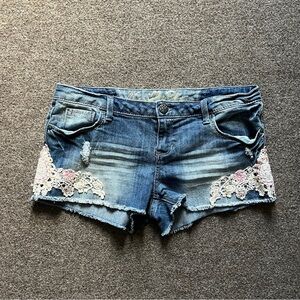 Y2K Vanilla Star Low Rise Micro Jean Denim Shorts Crochet Details Size 13 (34x2)